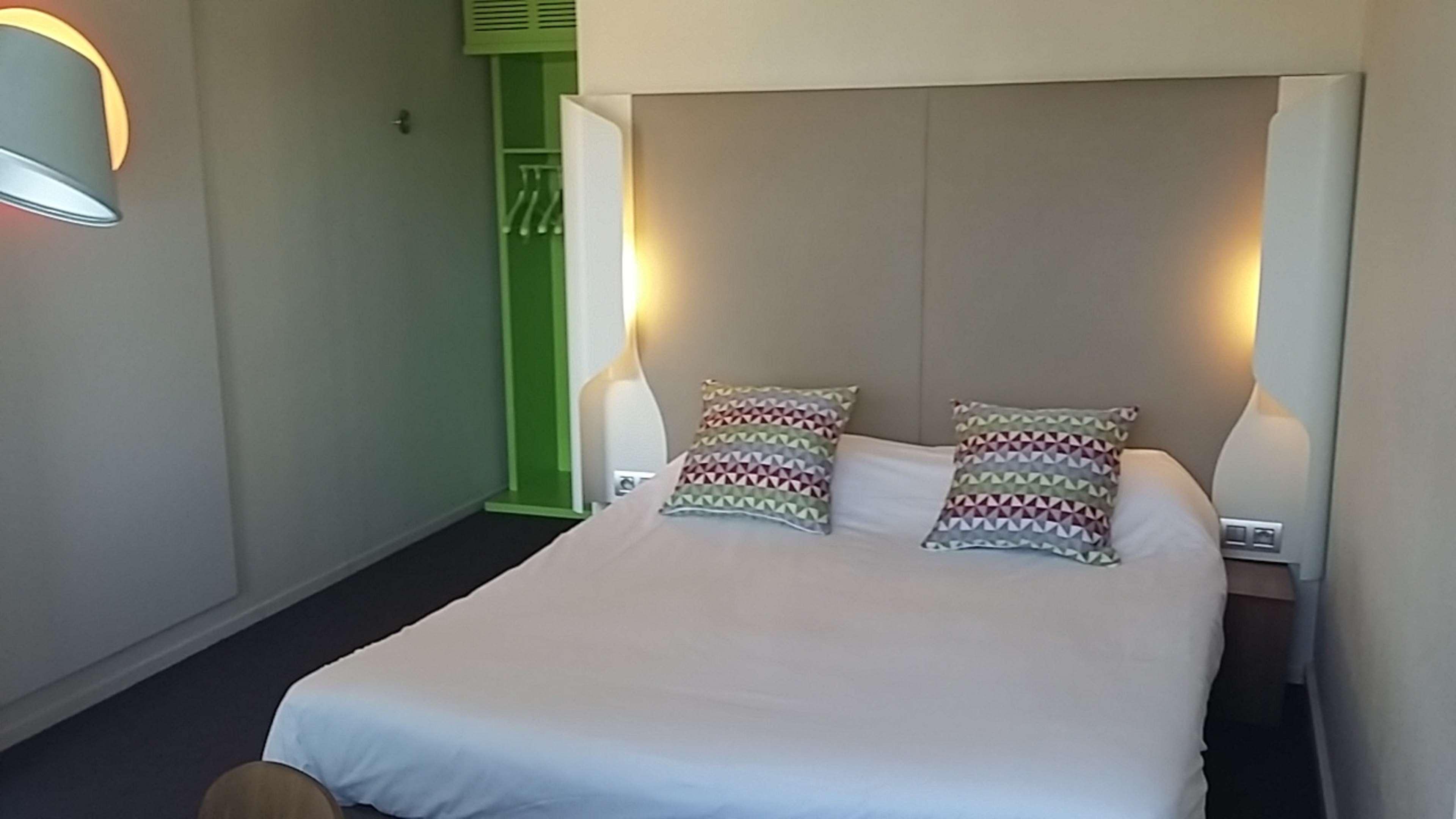 Campanile Lille - Seclin Hotell Exteriör bild