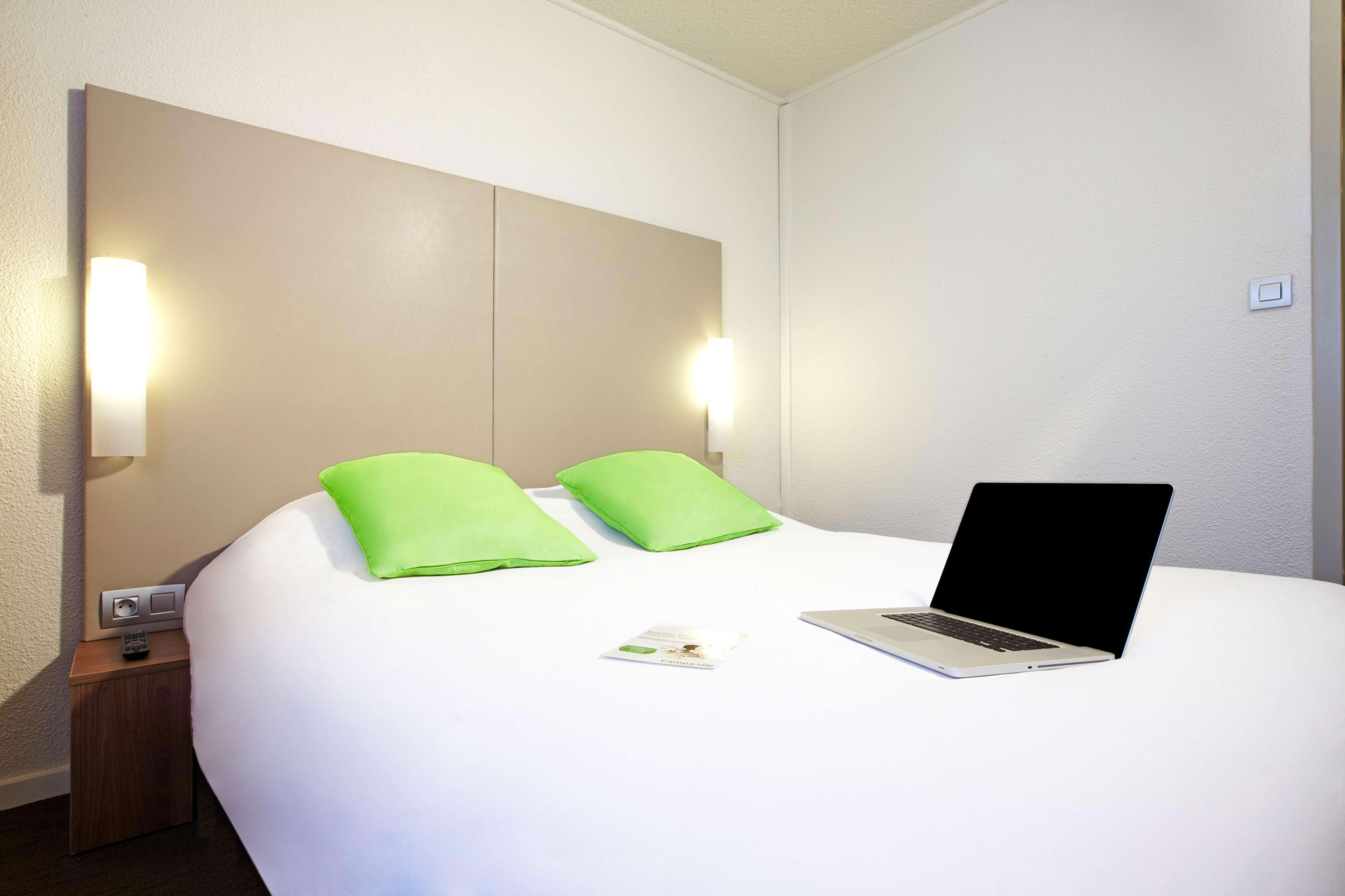Campanile Lille - Seclin Hotell Exteriör bild