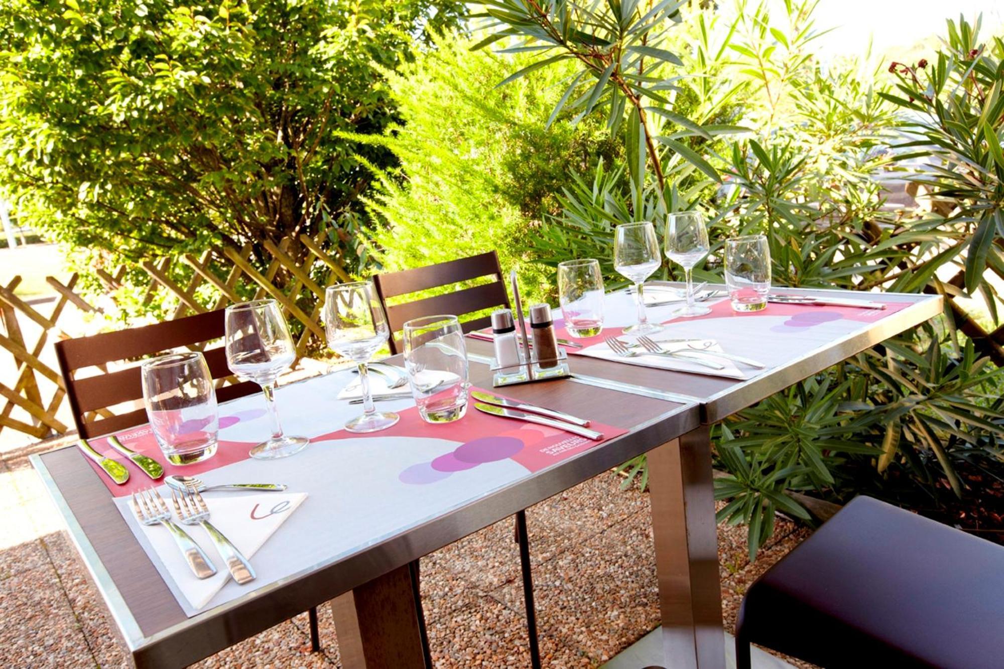 Campanile Lille - Seclin Hotell Restaurang bild