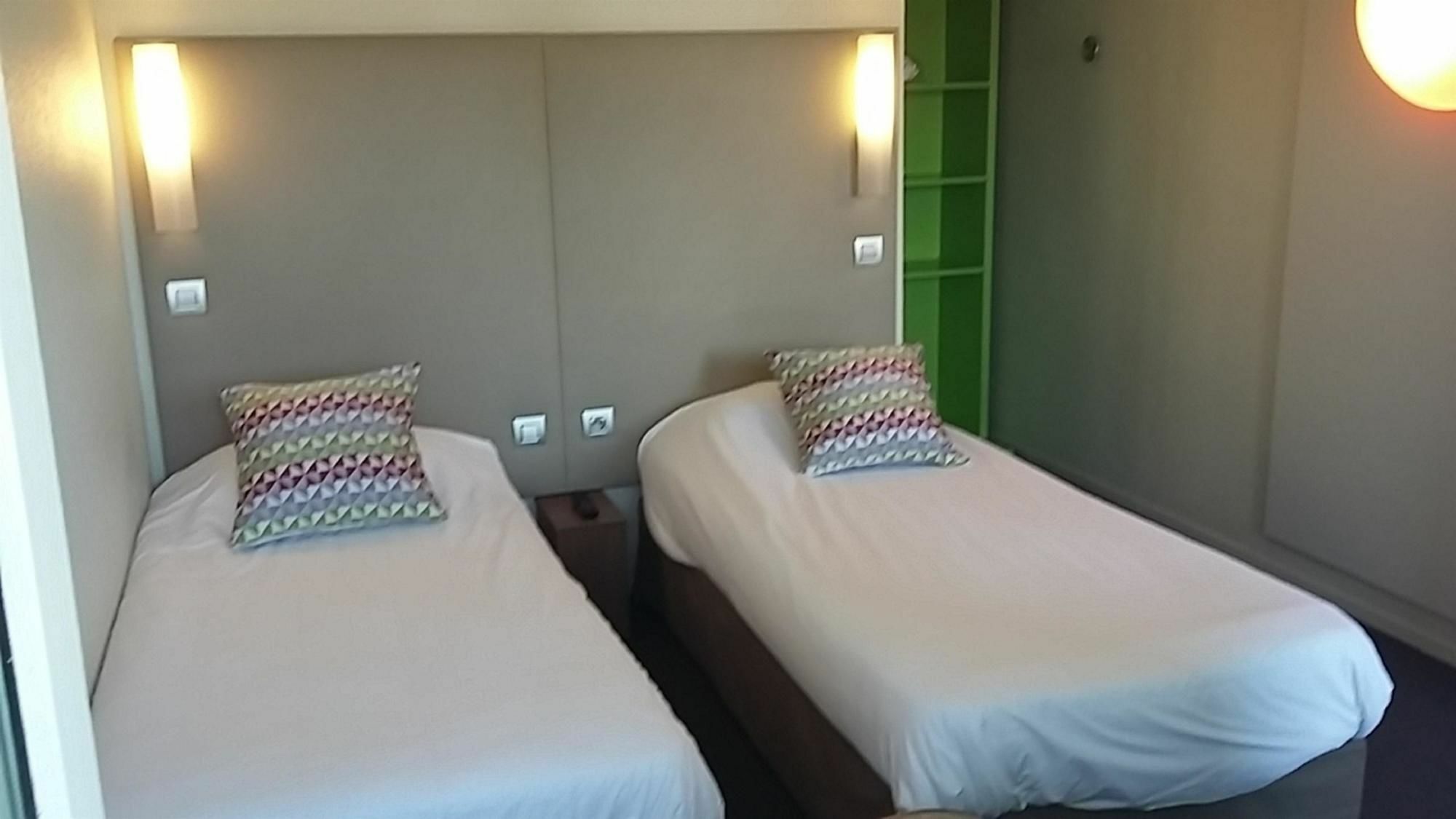 Campanile Lille - Seclin Hotell Exteriör bild