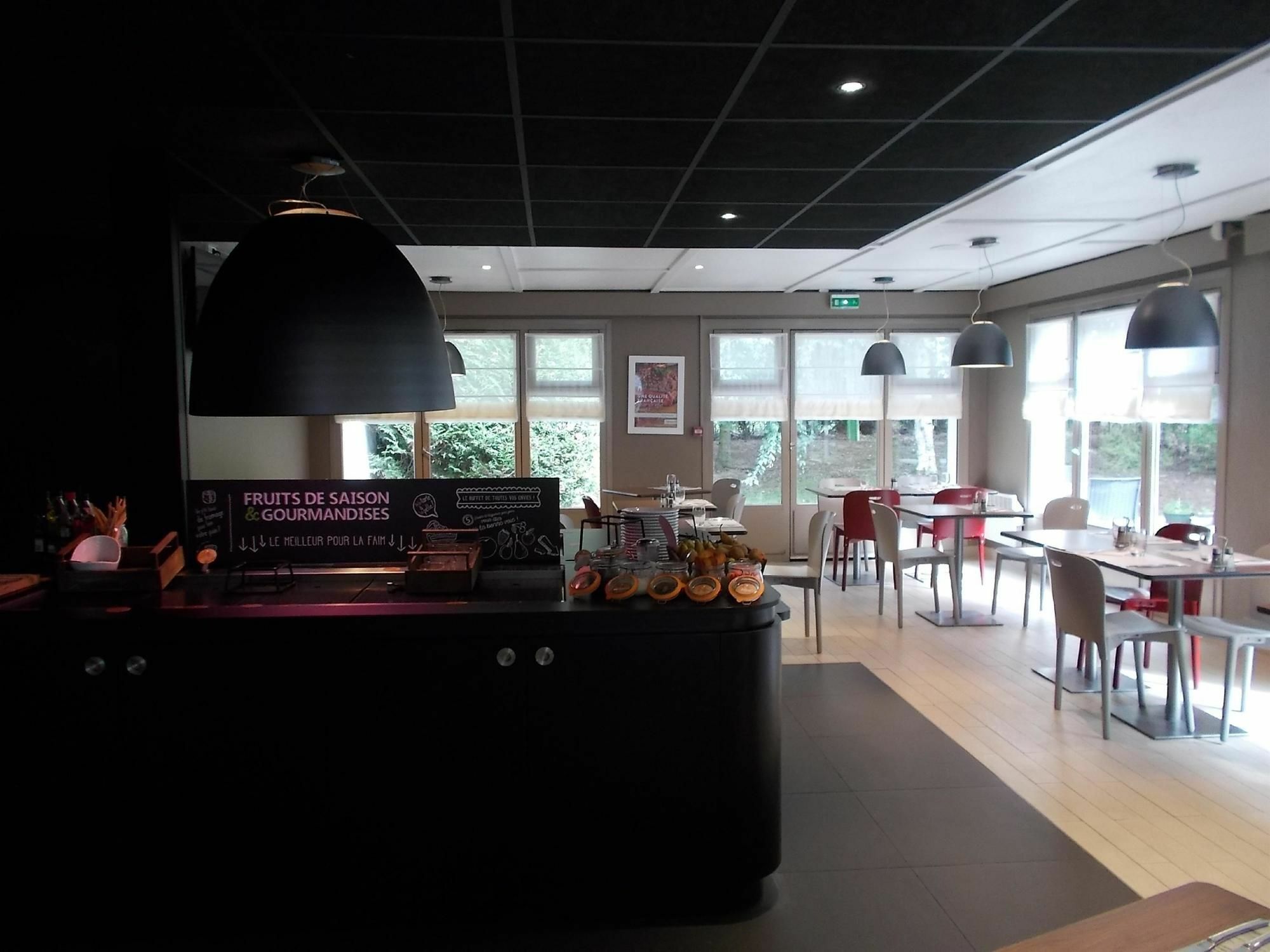 Campanile Lille - Seclin Hotell Exteriör bild